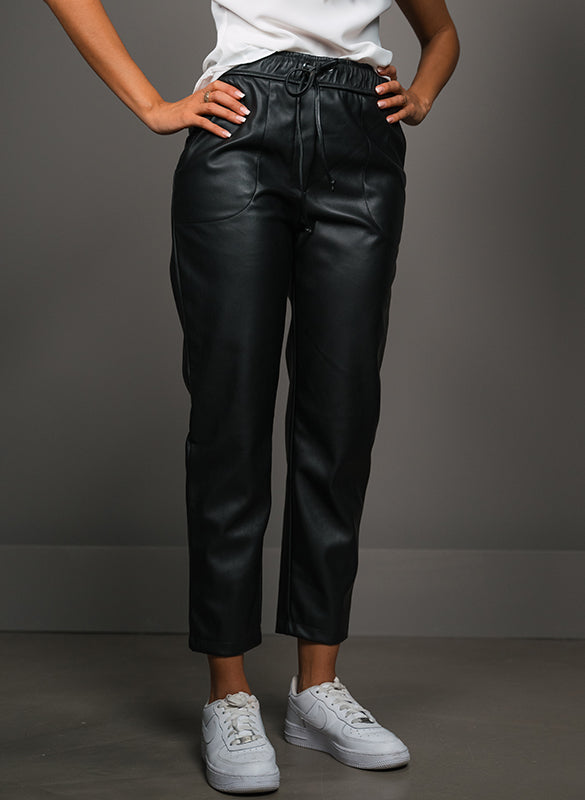 Trousers in vegan leather