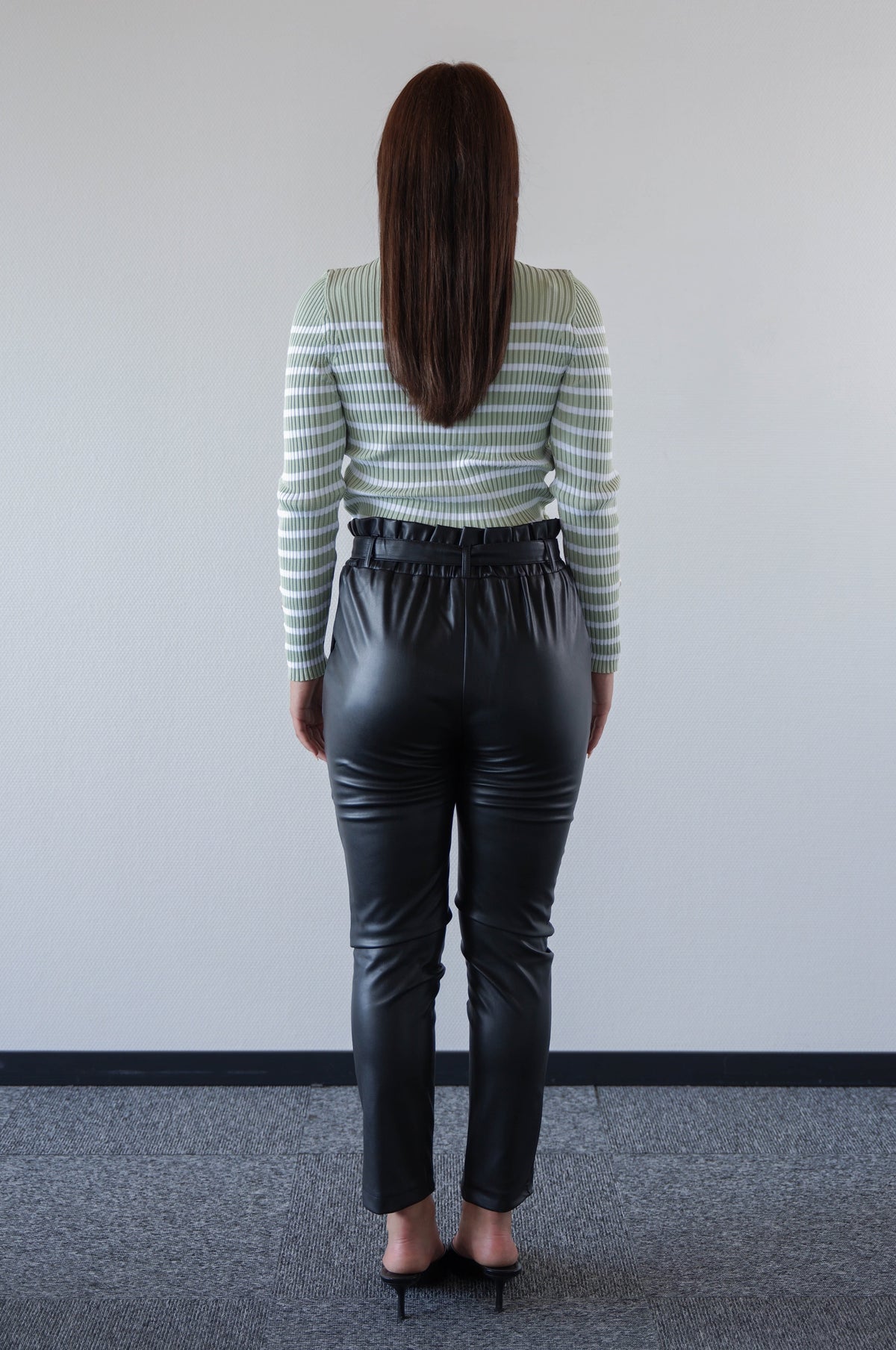 Trousers in vegan leather black